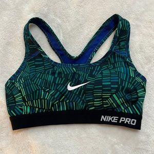 Nike pro sports bra